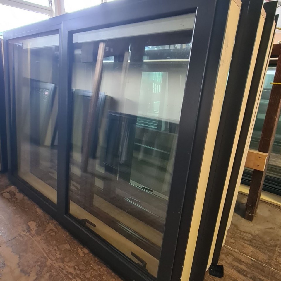 NEW LOW-E Double Glazed Aluminium Window 1400 x 1000 Flax Pod