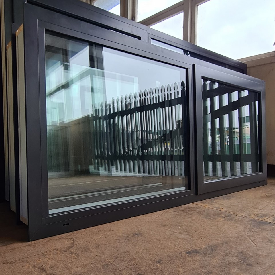 NEW LOW-E Double Glazed Aluminium Window 1400 x 600 Flax Pod