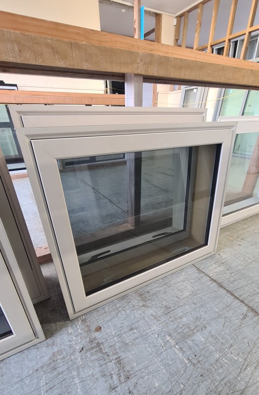 NEAR NEW Double Glazed Aluminium Window 790 x 610 #1676