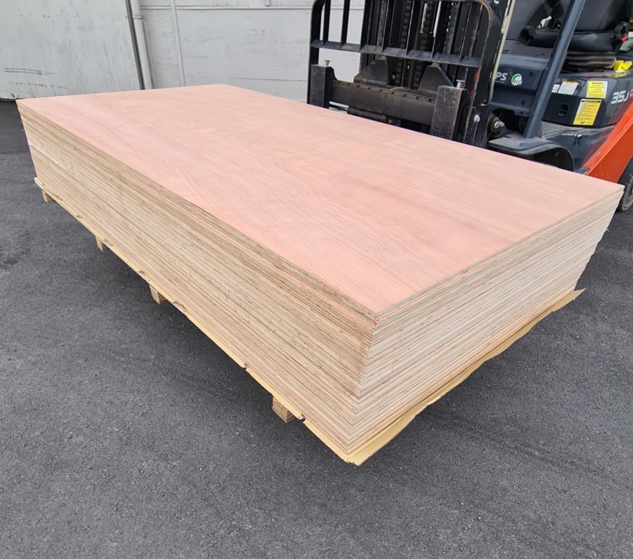 18mm Plywood Poplar Core Okoume Untreated 2400 x 1200