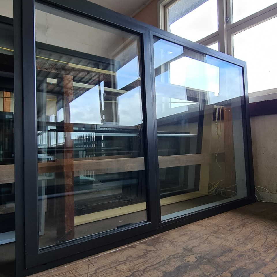 NEW LOW-E Double Glazed Aluminium Window 1800 x 1200 Flax Pod