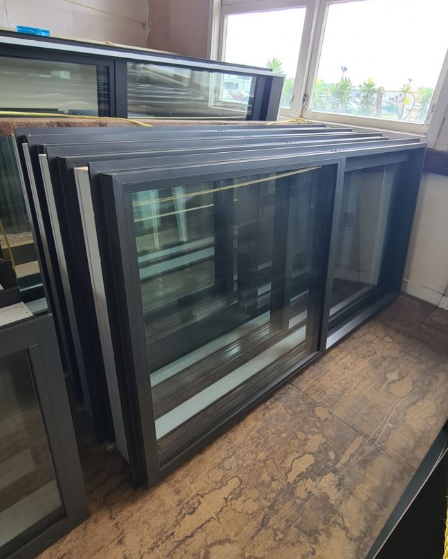 NEW LOW-E Double Glazed Aluminium Sliding Window 1800 x 900 Flax Pod
