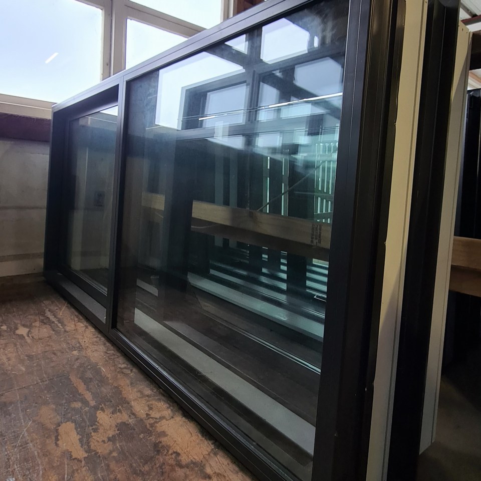 NEW LOW-E Double Glazed Aluminium Sliding Window 1800 x 900 Flax Pod