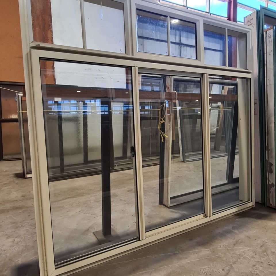 Recycled Aluminium Sliding Window With Headlite 1800 x 1600 #2612