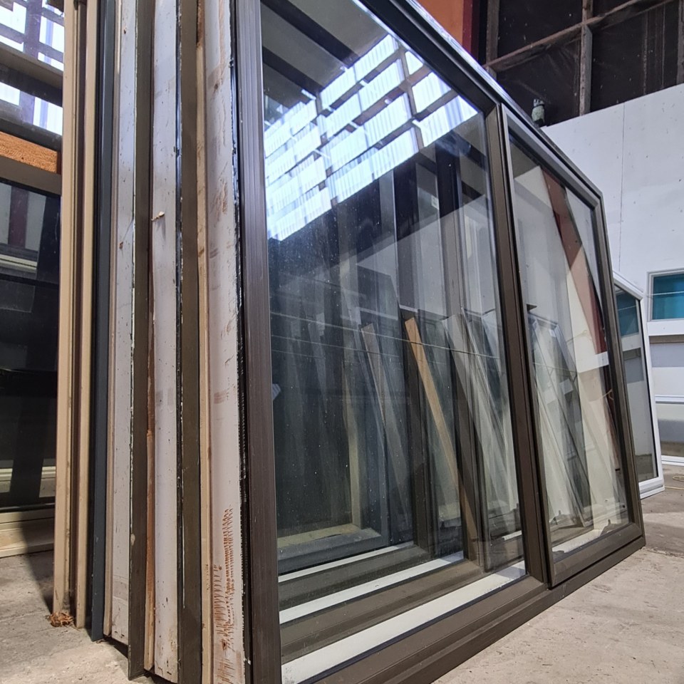 Recycled Aluminium Window 1600 x 1200 #3265