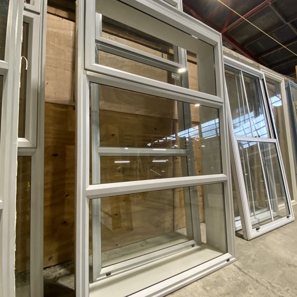 Recycled Aluminium Window 1000 x 1640 #3399