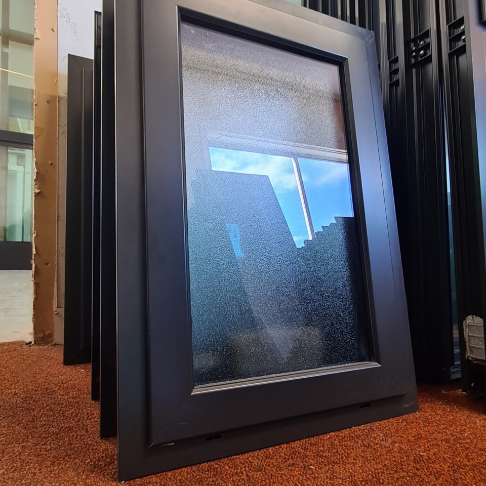 NEW LOW-E Double Glazed Aluminium Opaque Window 400 x 600 Flax Pod