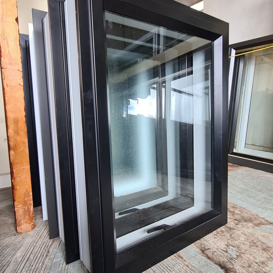 NEW Single Glazed Aluminium Window 600 x 800 Matte Black