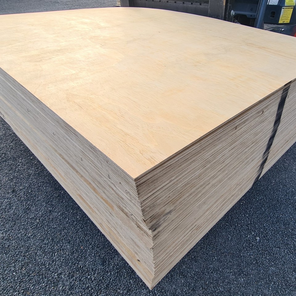7mm Radiata Pine Face Poplar Core Plywood, Untreated 2400 x 1200