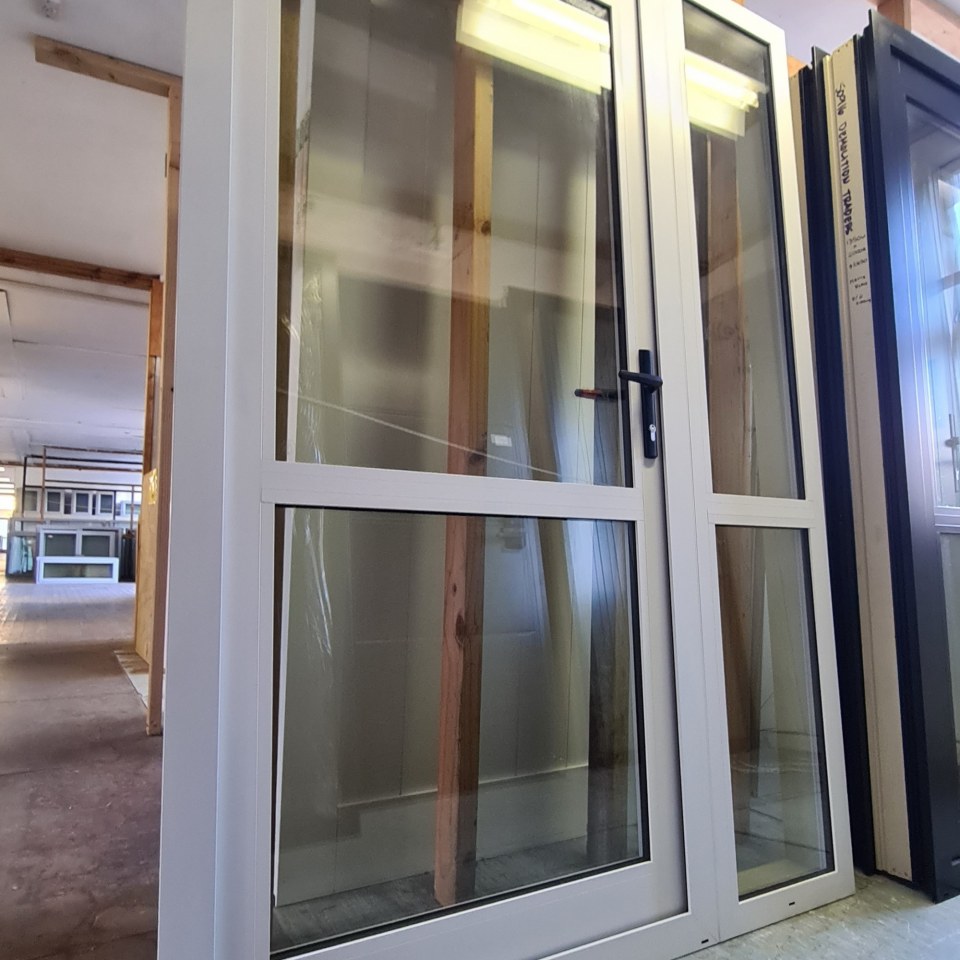 NEW Aluminium Frame Entrance Door With Double Glazed Sidelite, Arctic White