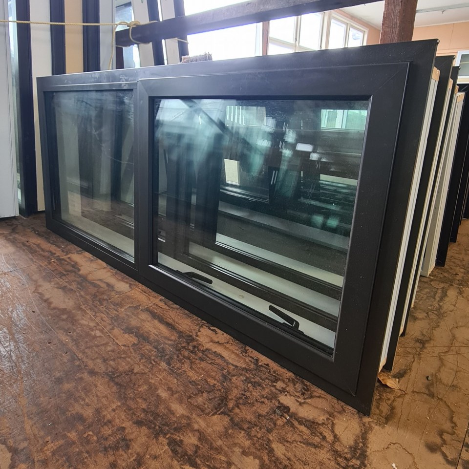 NEW Double Glazed Aluminium Window 1400 x 600 Ironsand