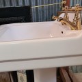 NEAR NEW Vintage Style Hand Basin and Shroud 630 x 865