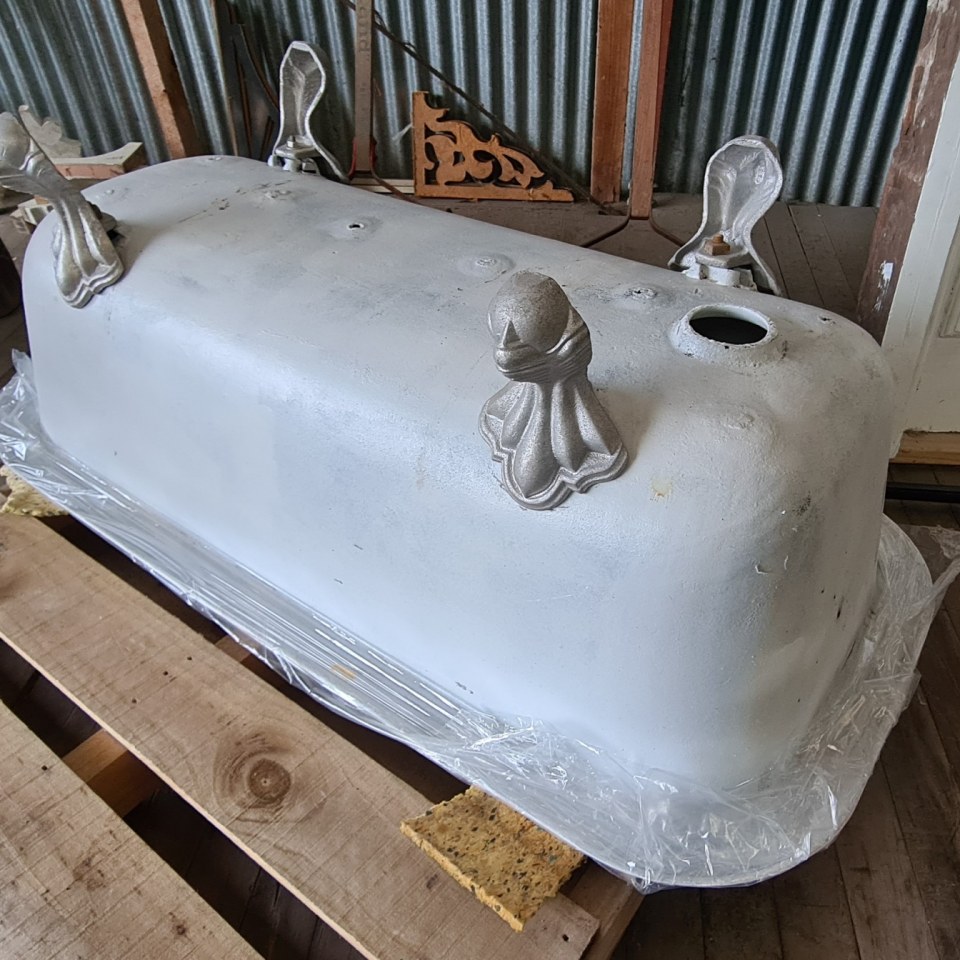 Recycled Pre-Primed Claw Foot Bath 1650 x 730 x 550