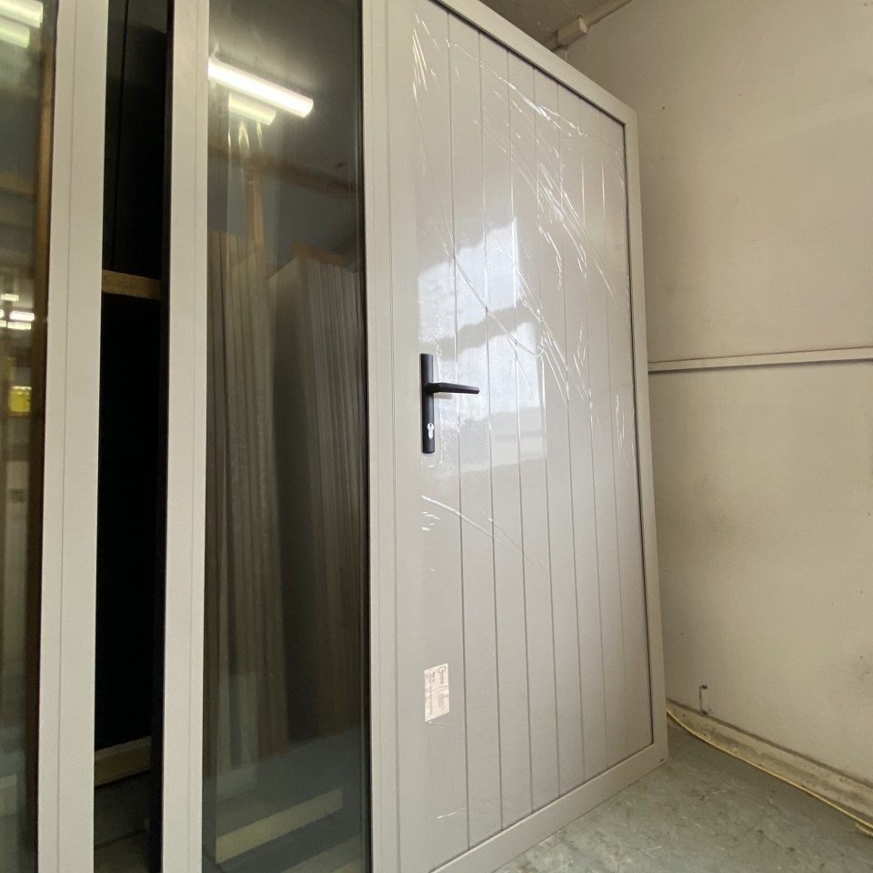 NEW Aluminium Frame Entrance Strata Door With DG Sidelite, Silver Pearl